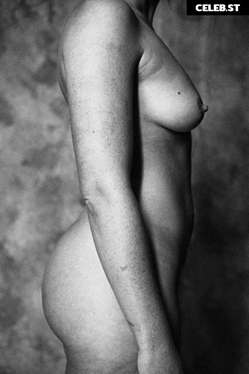 Iskra Lawrence Image 1991855