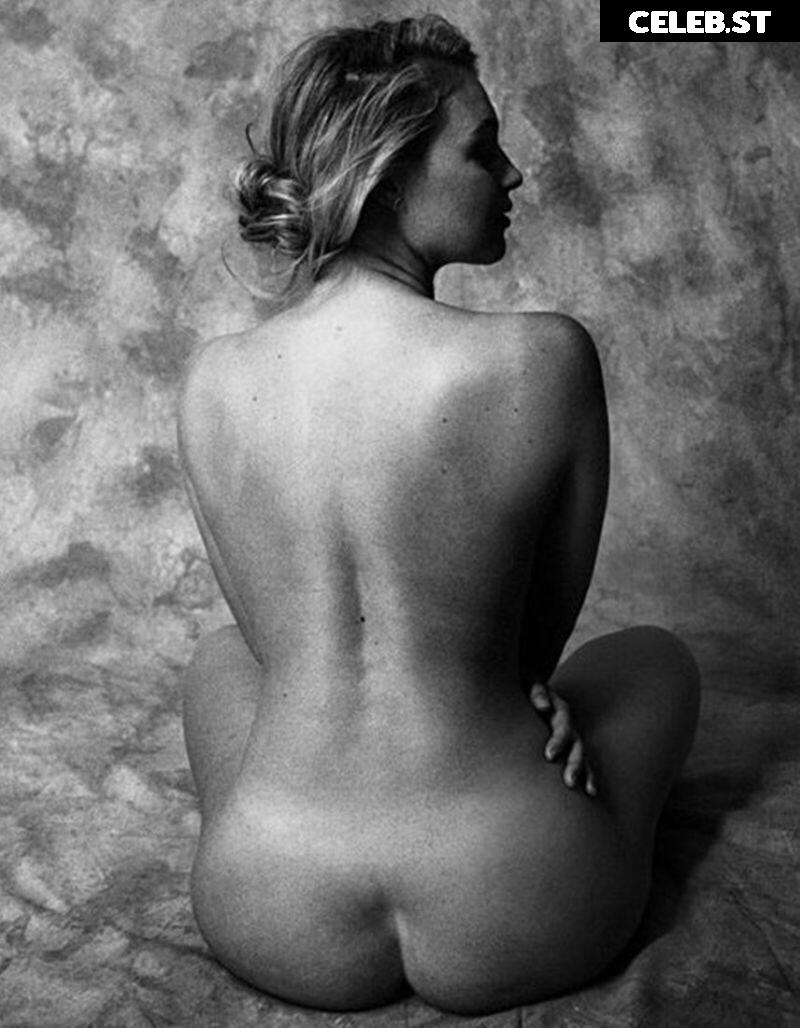 Iskra Lawrence Image 1991681
