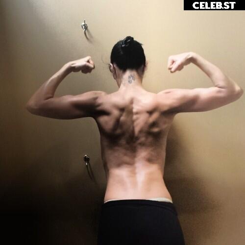 Adrianne Curry Image 1991096