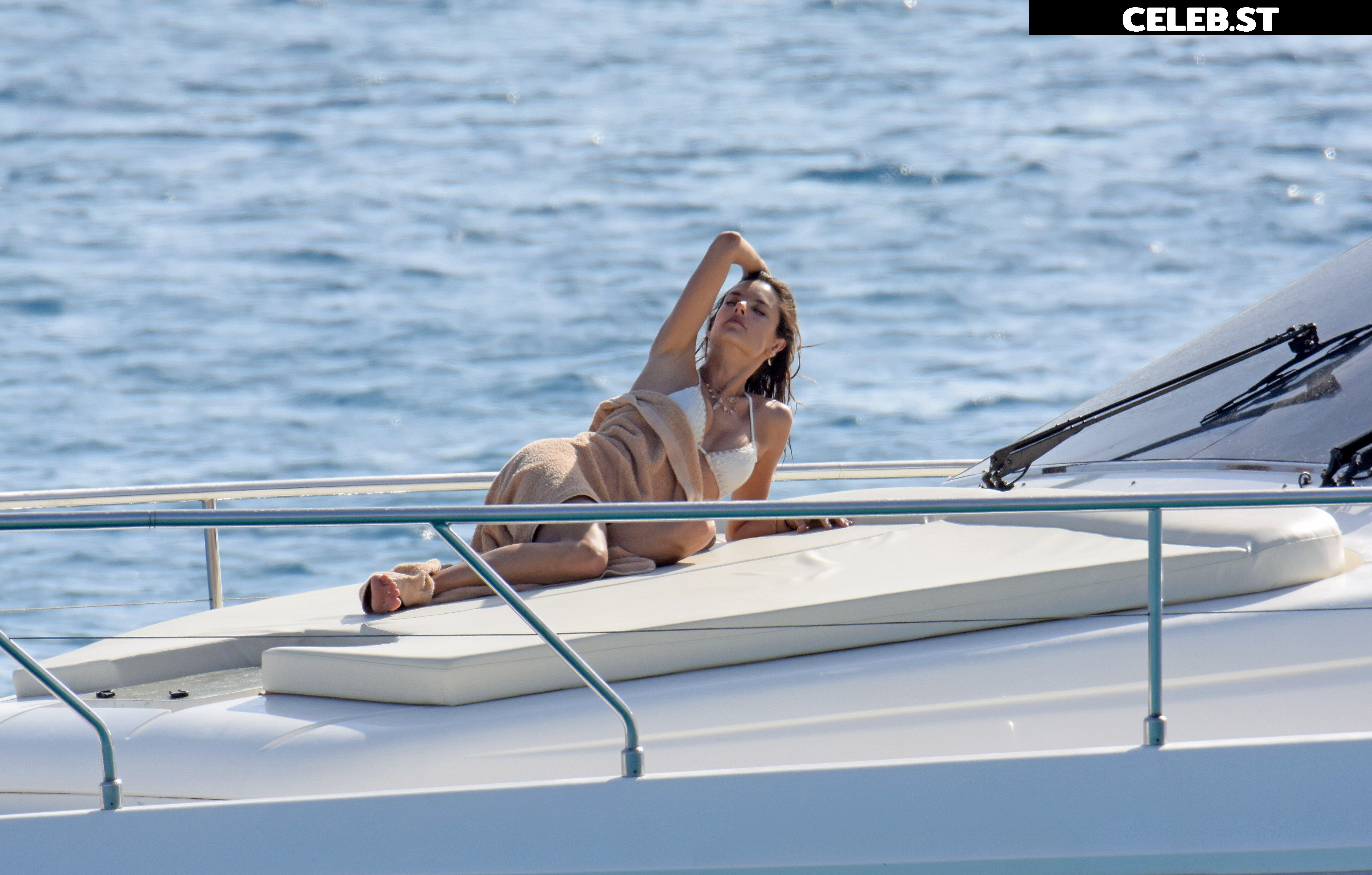 Alessandra Ambrosio Image 1992102