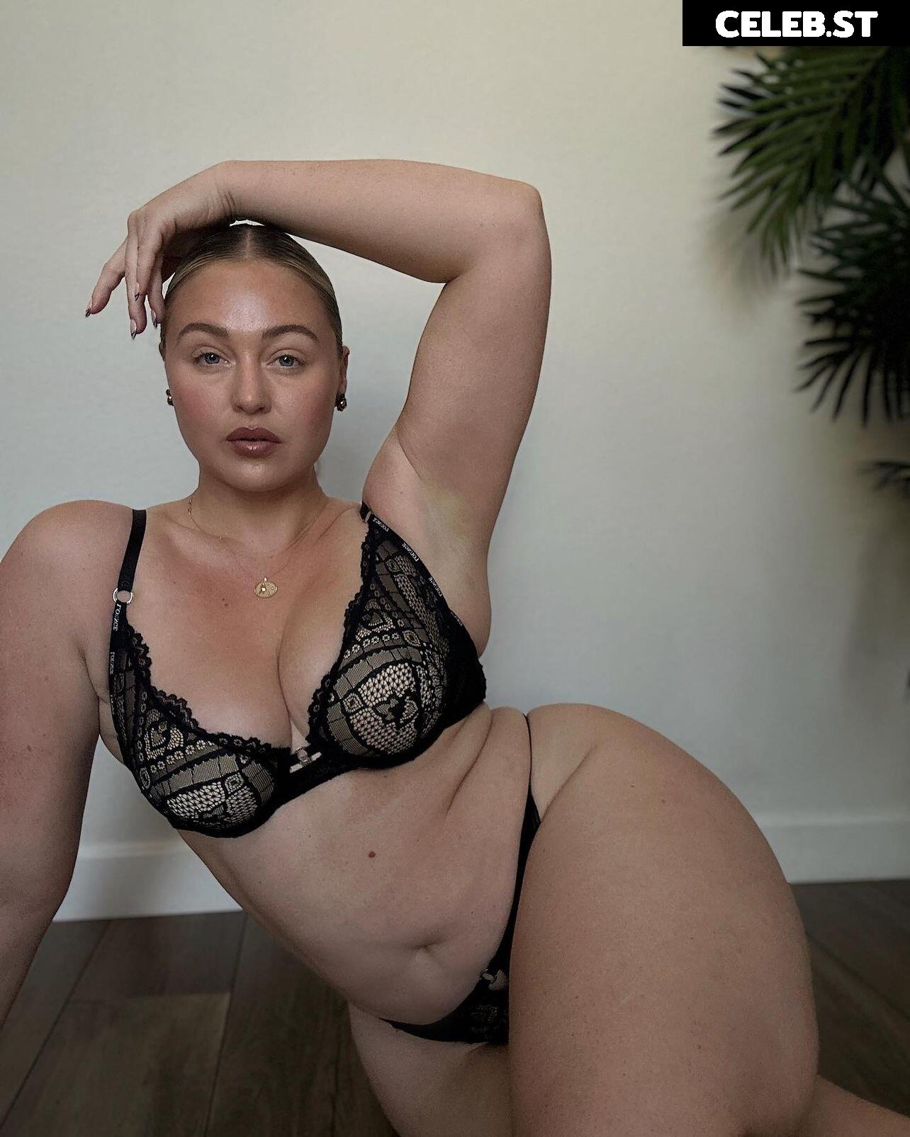 Iskra Lawrence Image 1992321