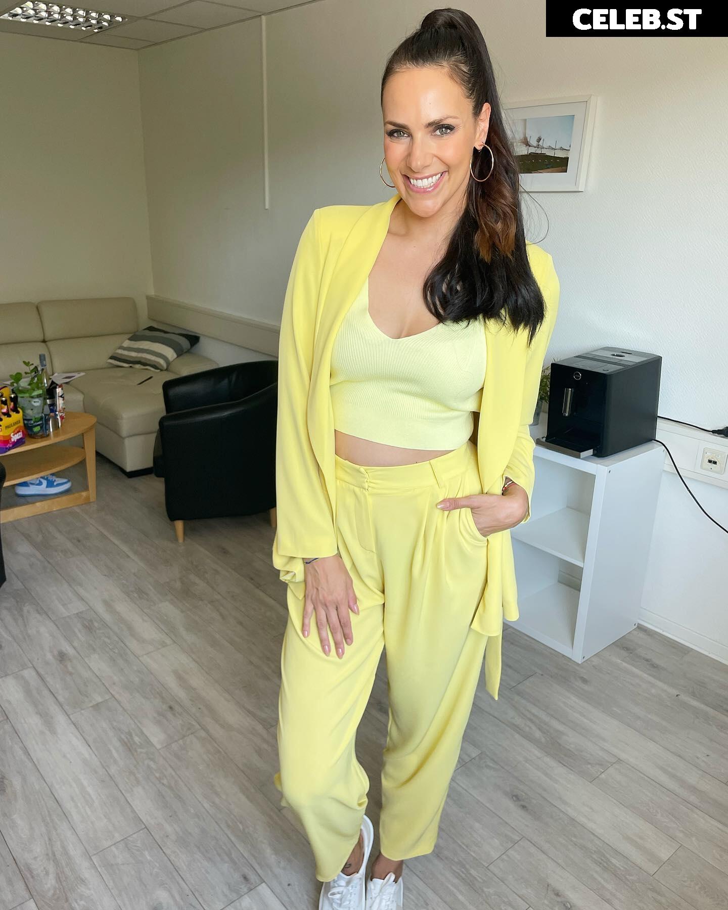 Esther Sedlaczek Image 1993913