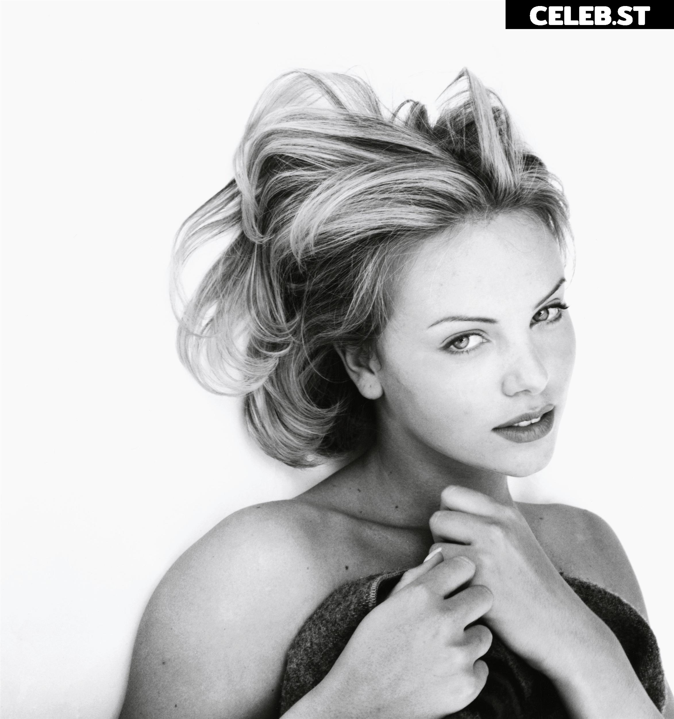 Charlize Theron Image 1990814