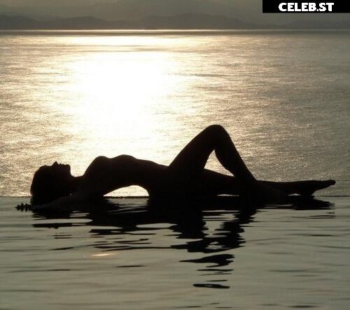 Adrianne Curry Image 1990785