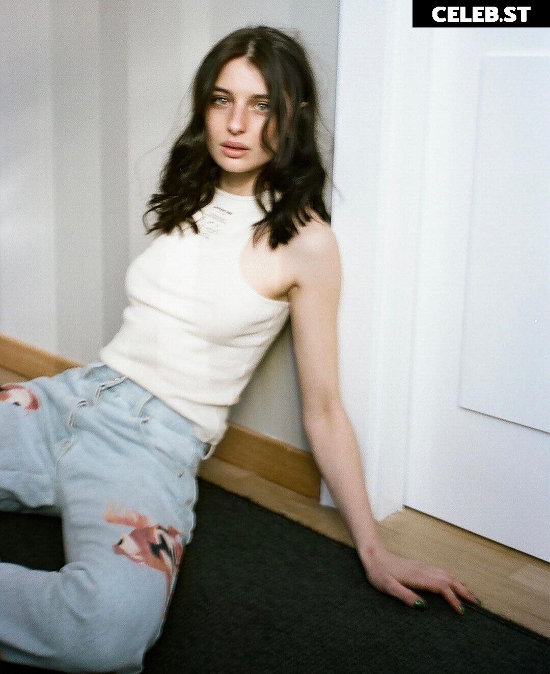 Alice Pagani Image 1999895
