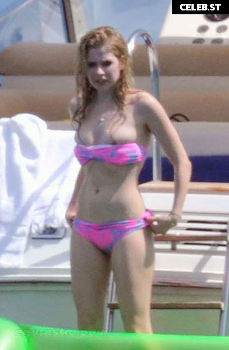 Avril Lavigne Image 1999412