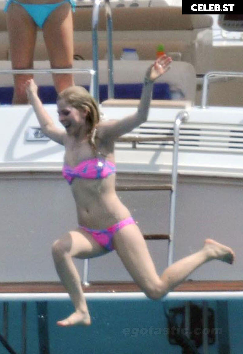 Avril Lavigne Image 1999103