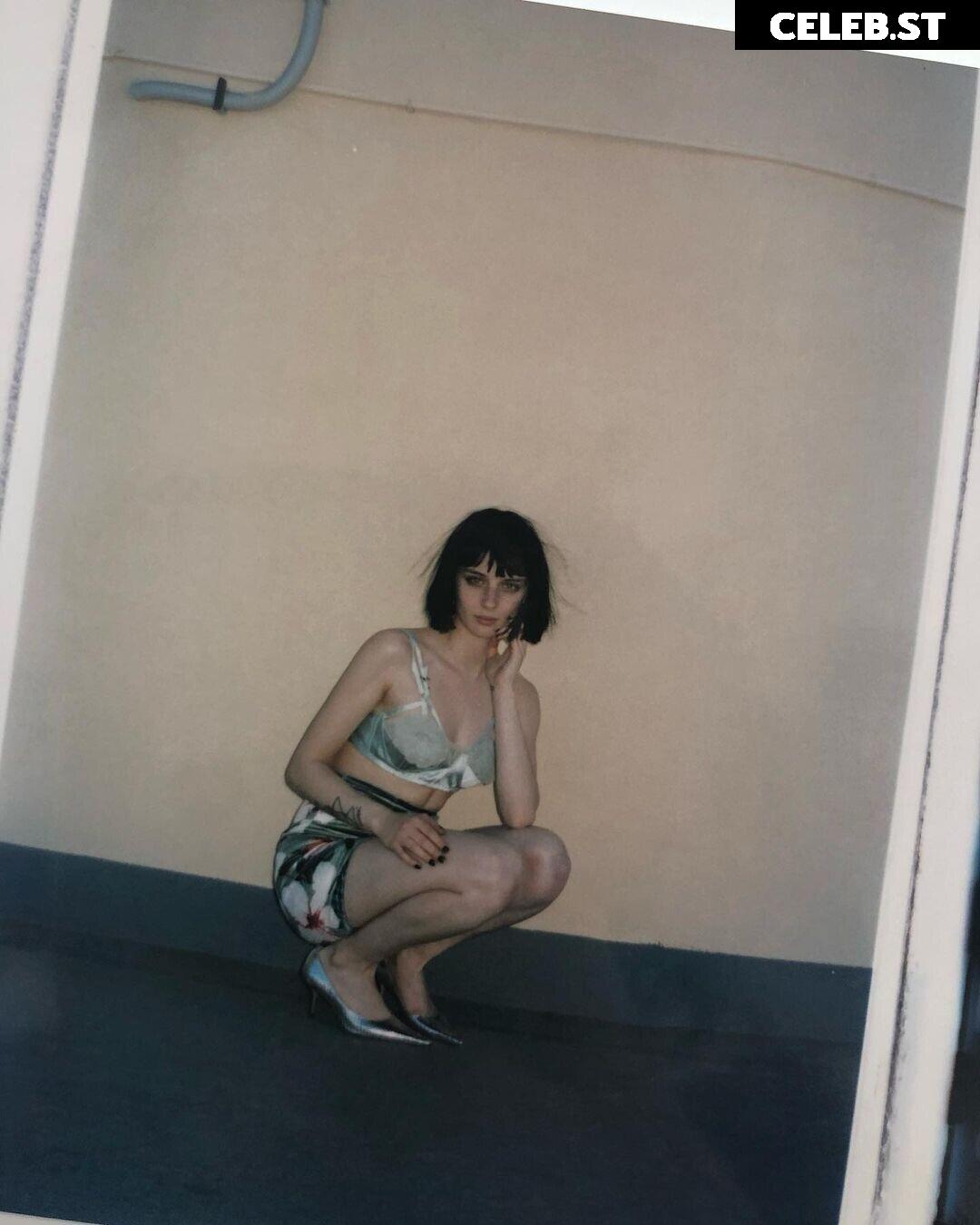 Alice Pagani Image 1999122