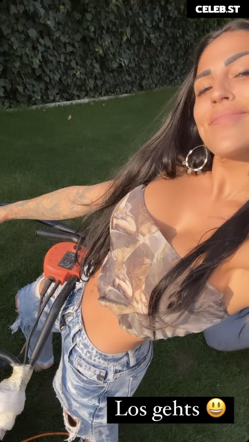 Elena Miras Image 1999058