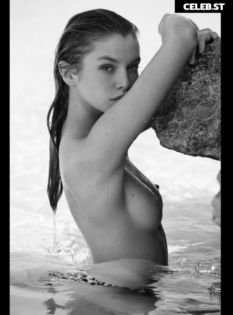 Stella Maxwell Image 1998449
