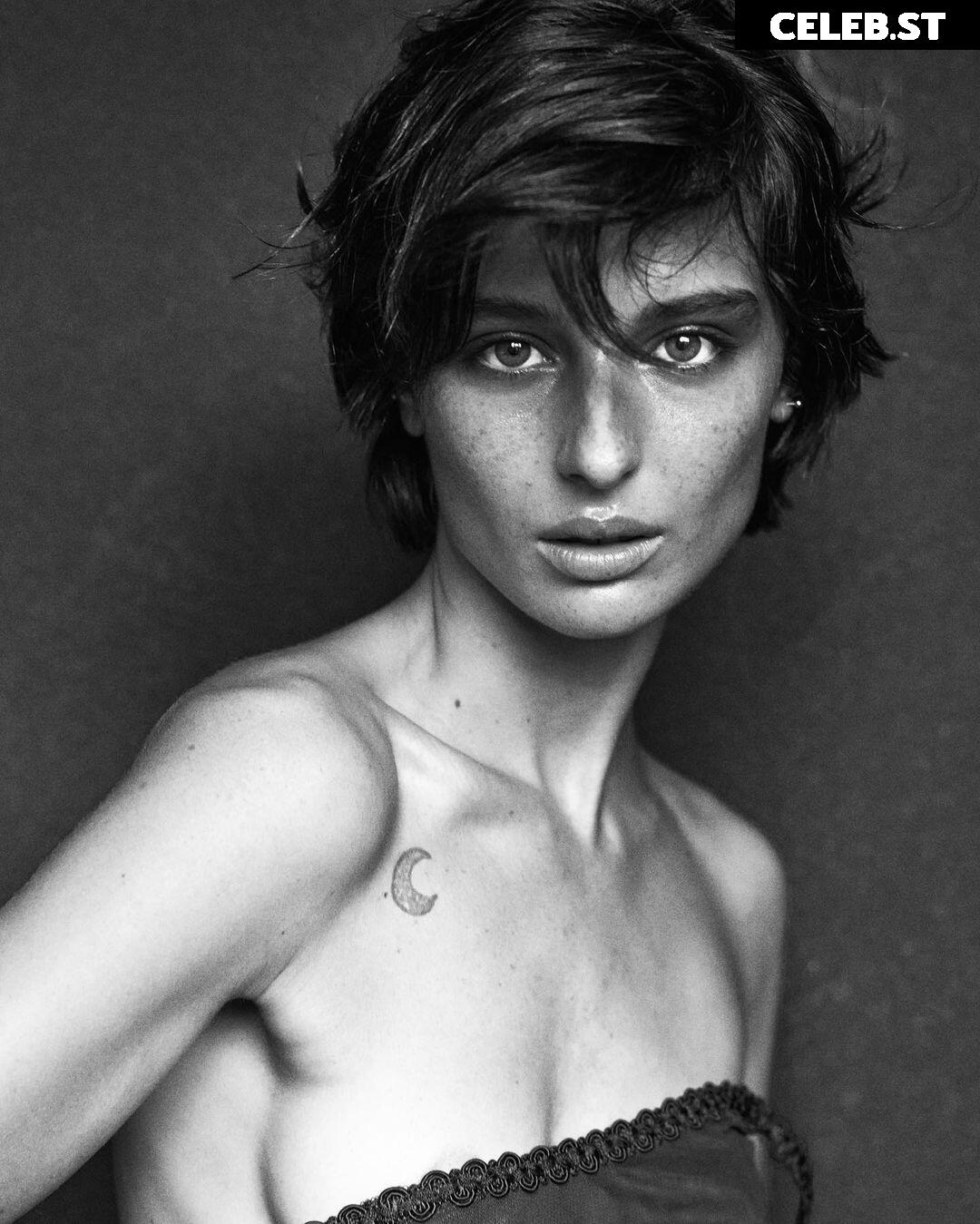 Alice Pagani Image 1998191