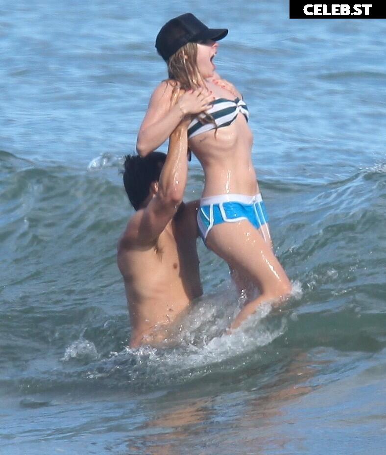 Avril Lavigne Image 1998149