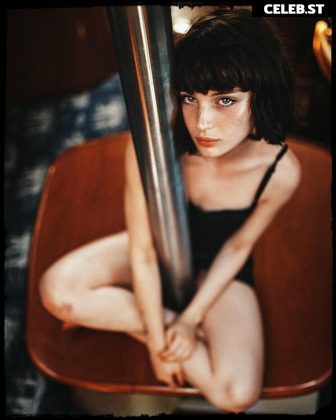 Alice Pagani Image 1998367