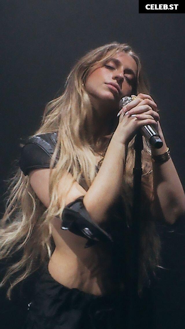 Tate McRae Image 1985169