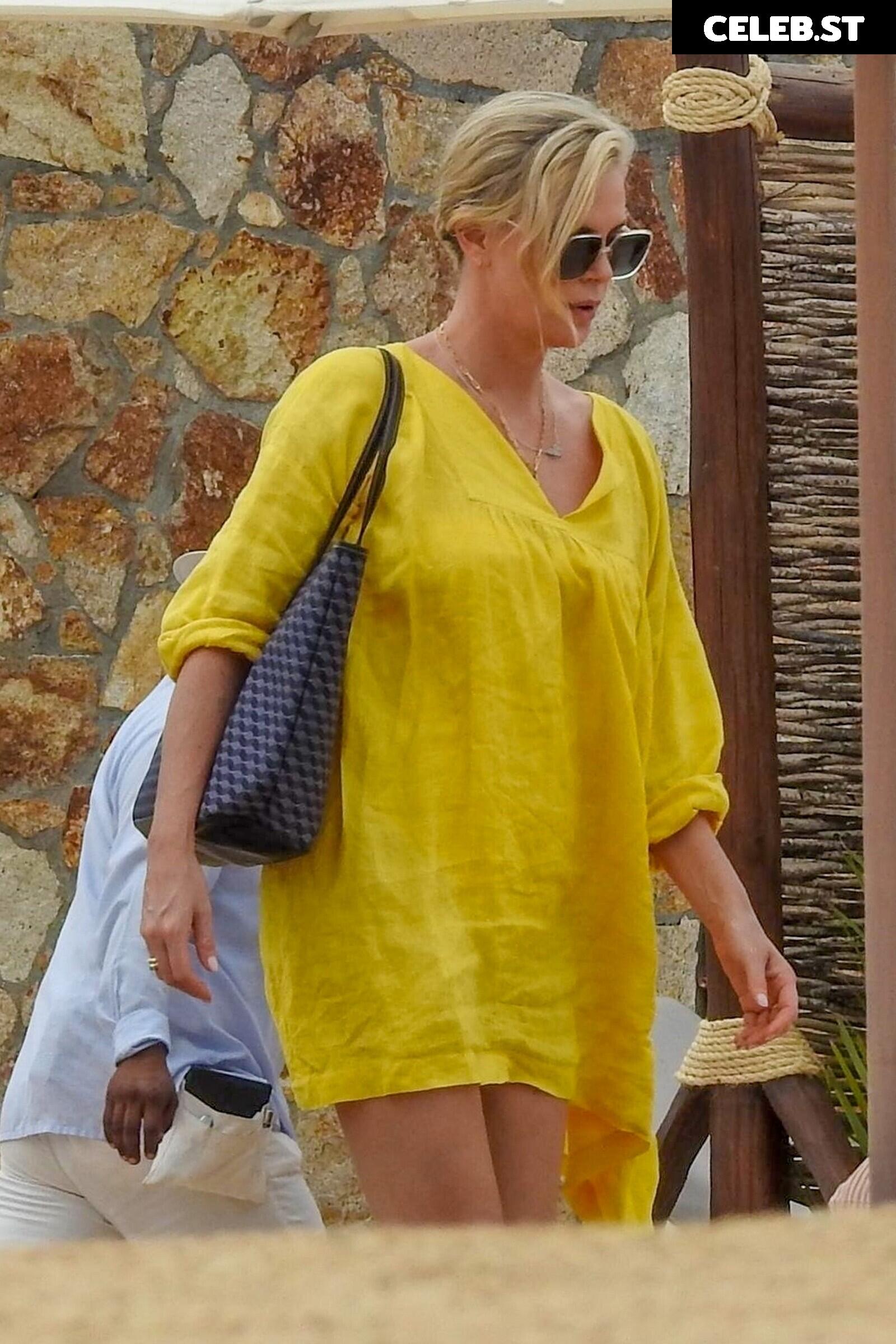 Charlize Theron Image 1985914