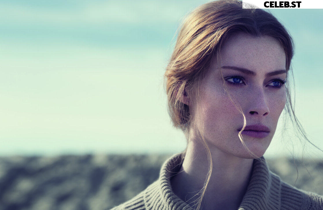 Alyssa Sutherland Image 1987207