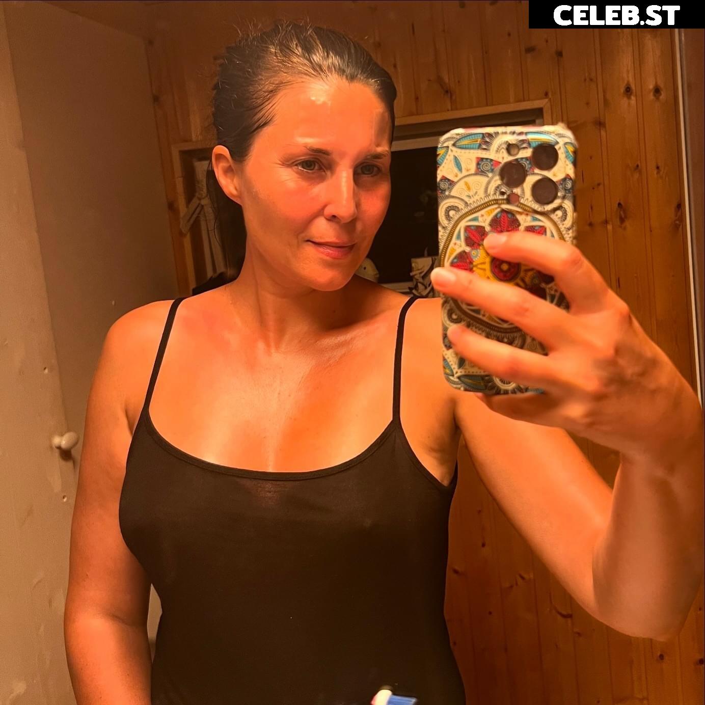 Vanessa Blumhagen Image 1984287