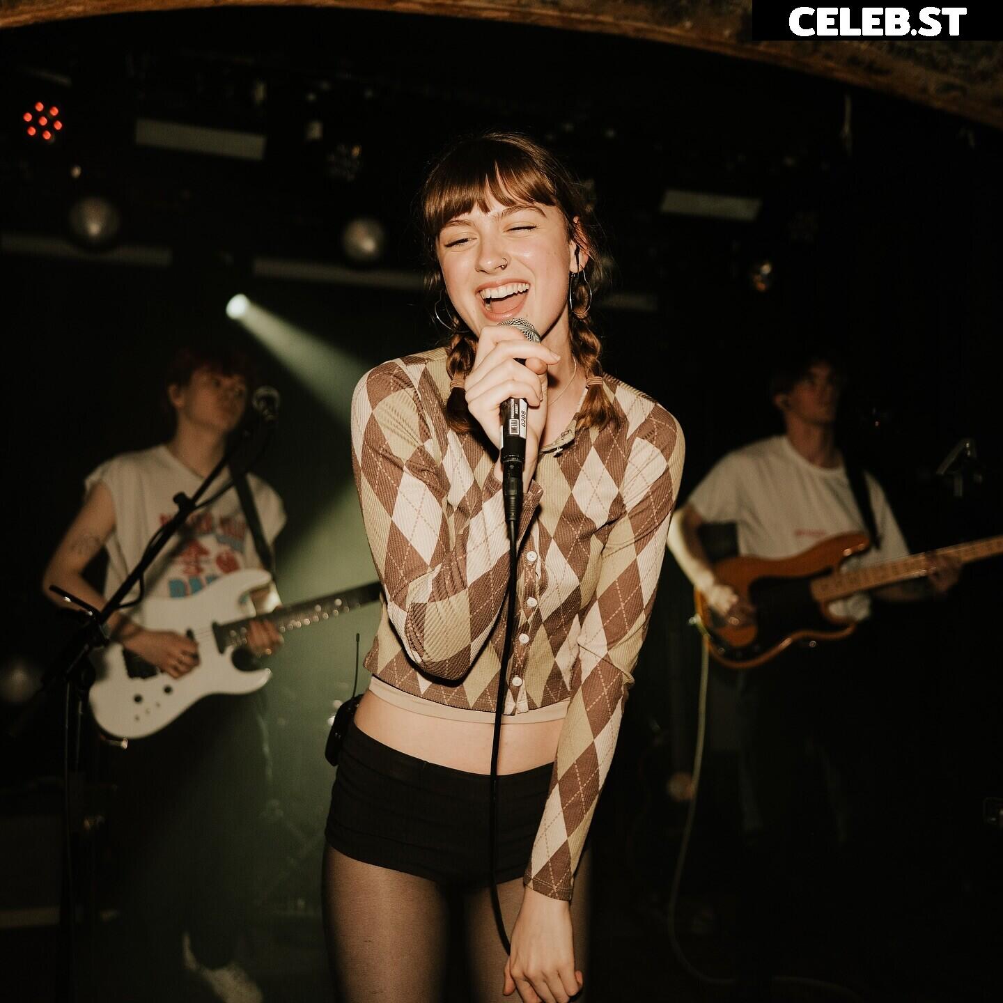 Chloe Slater - Indie Musician Image 19849498