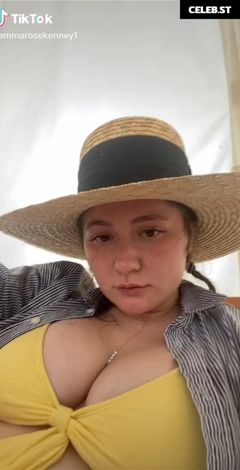 Emma Kenney Image 1981887