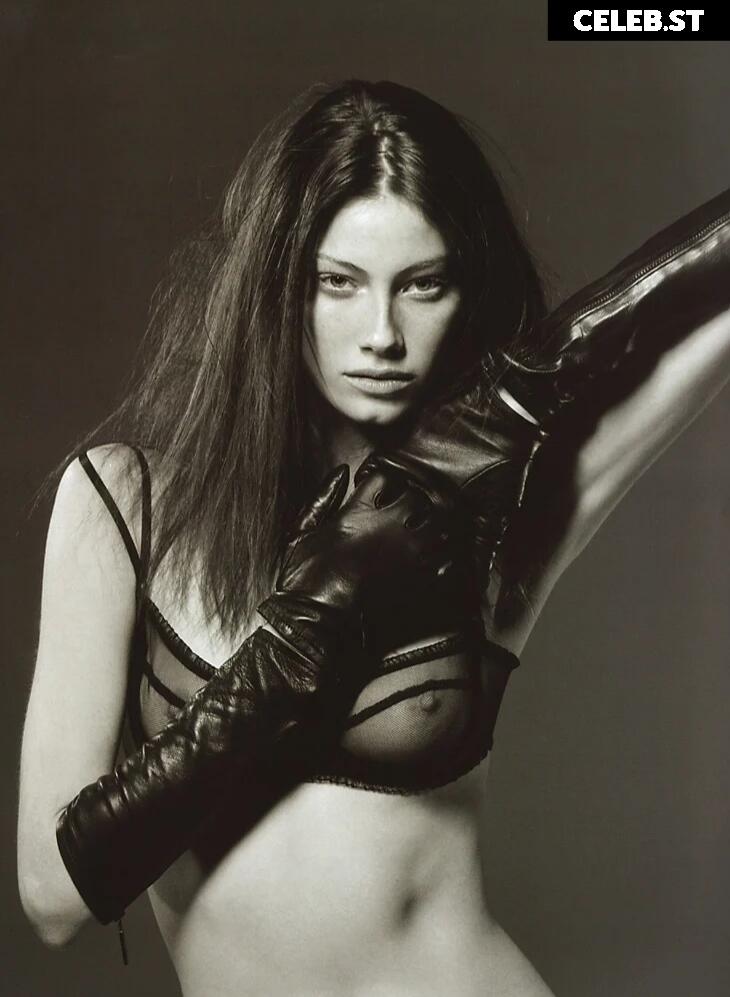 Alyssa Sutherland Image 1981615