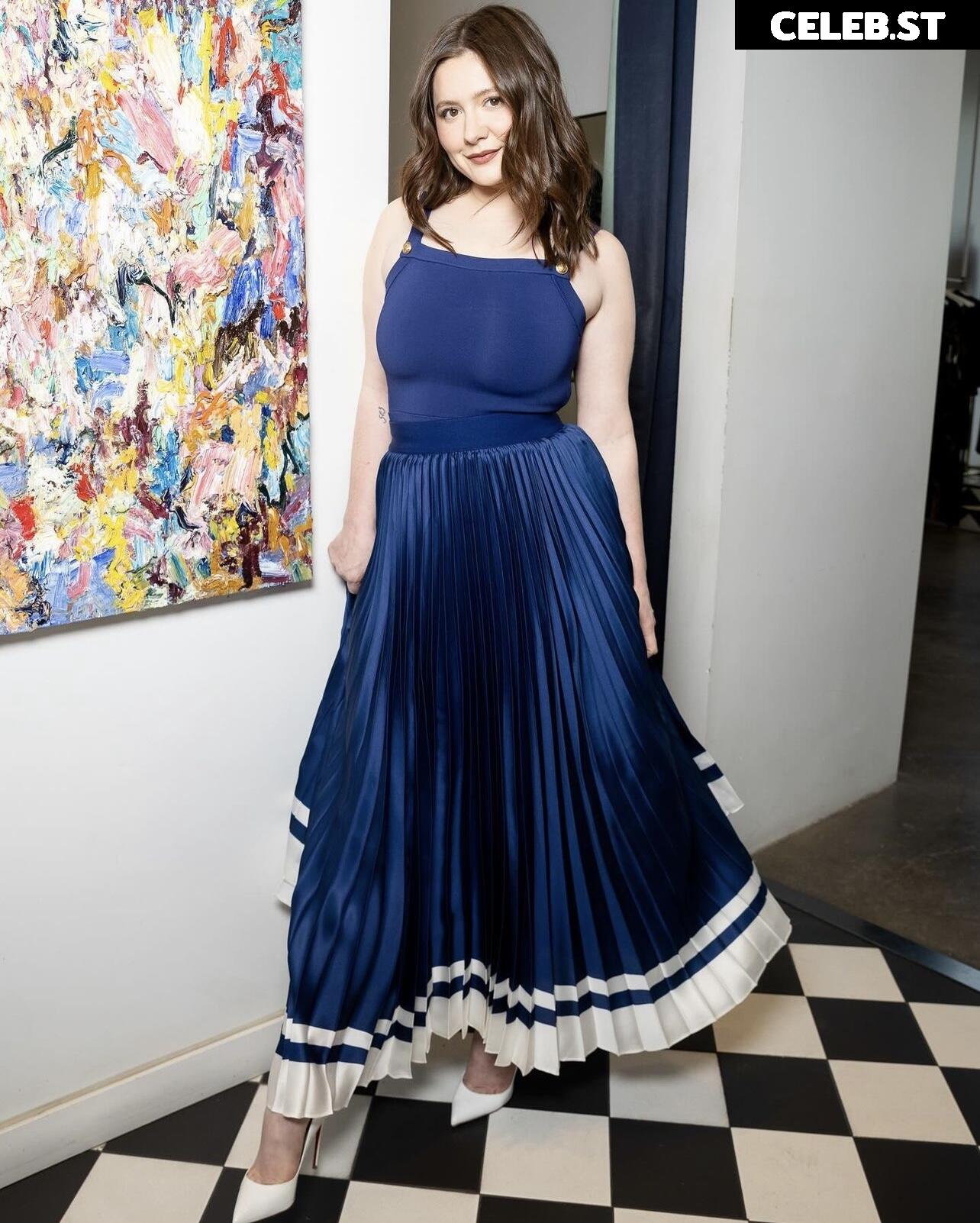 Emma Kenney Image 1982772