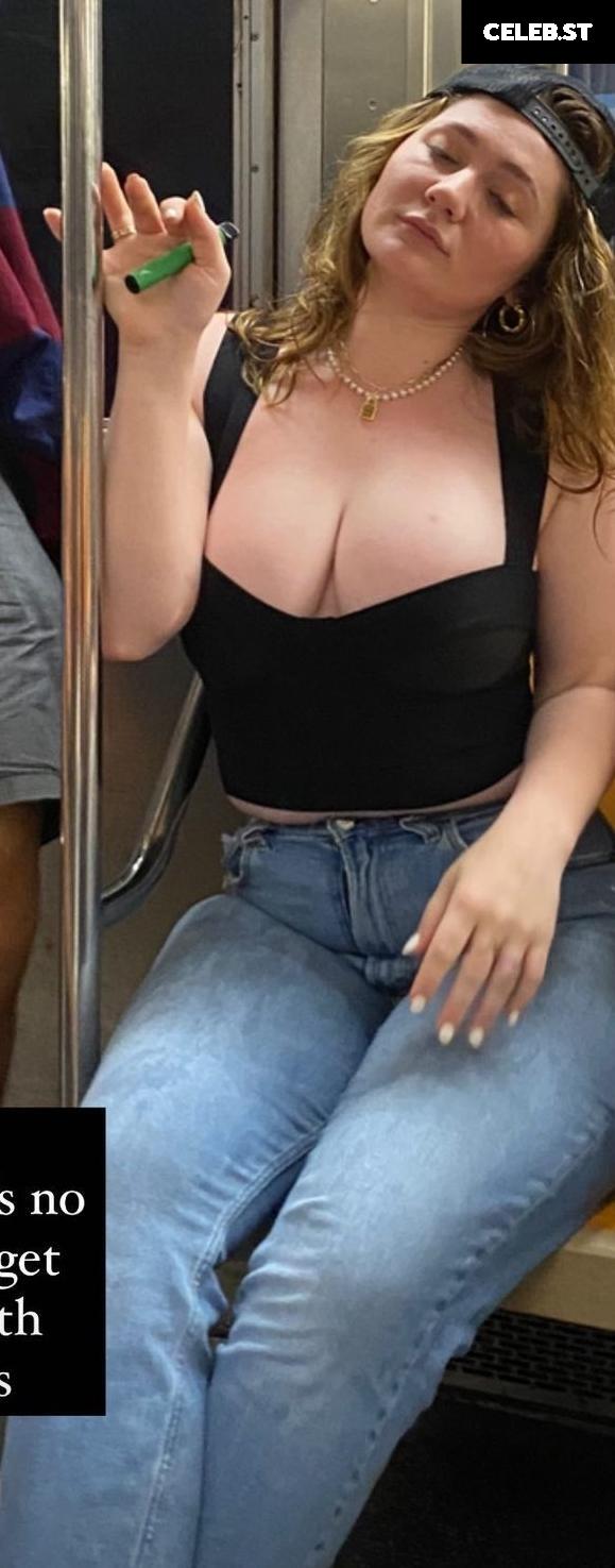 Emma Kenney Image 1982113