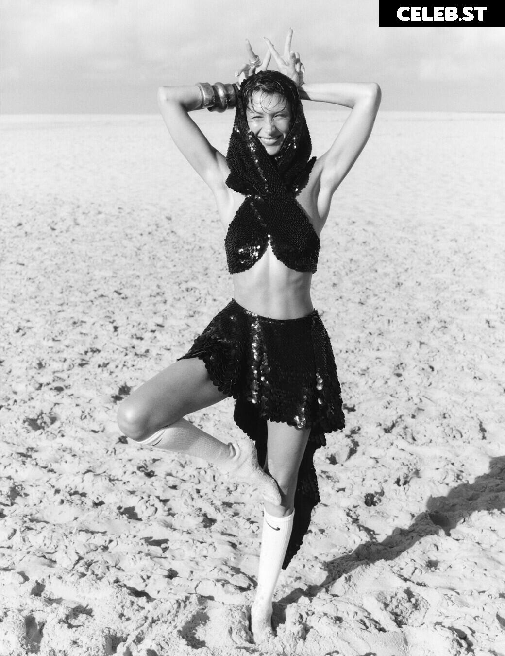 Bella Hadid Image 1982240