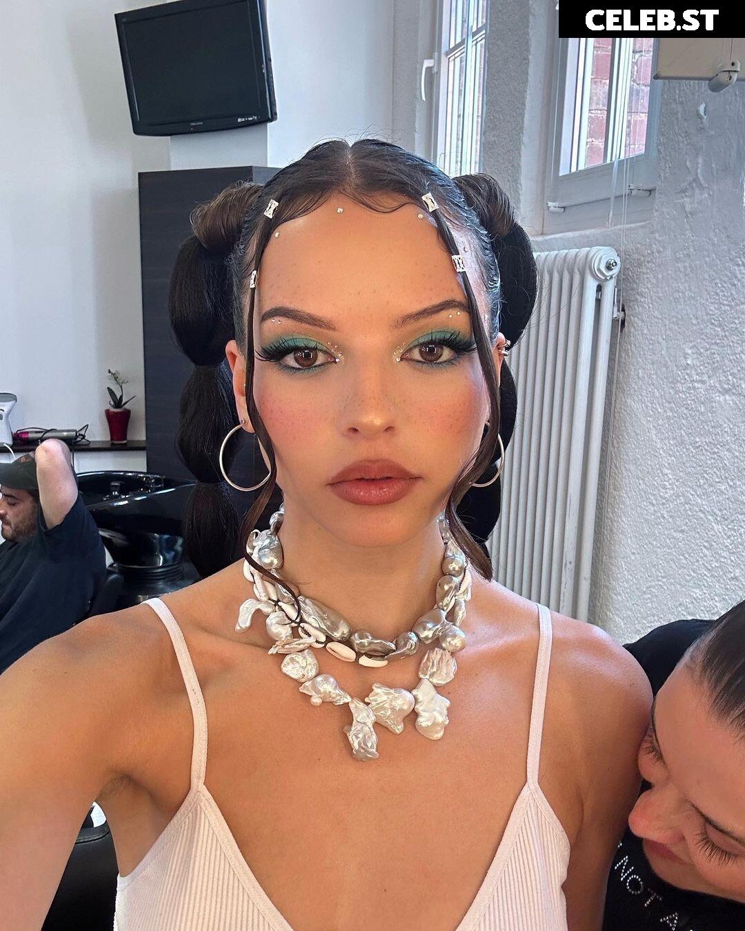 Nina Chuba Image 1988478