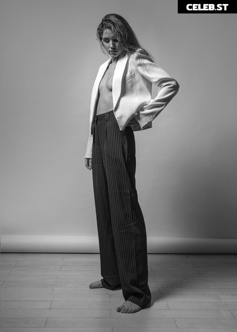 Mitsou Jung Image 1988694