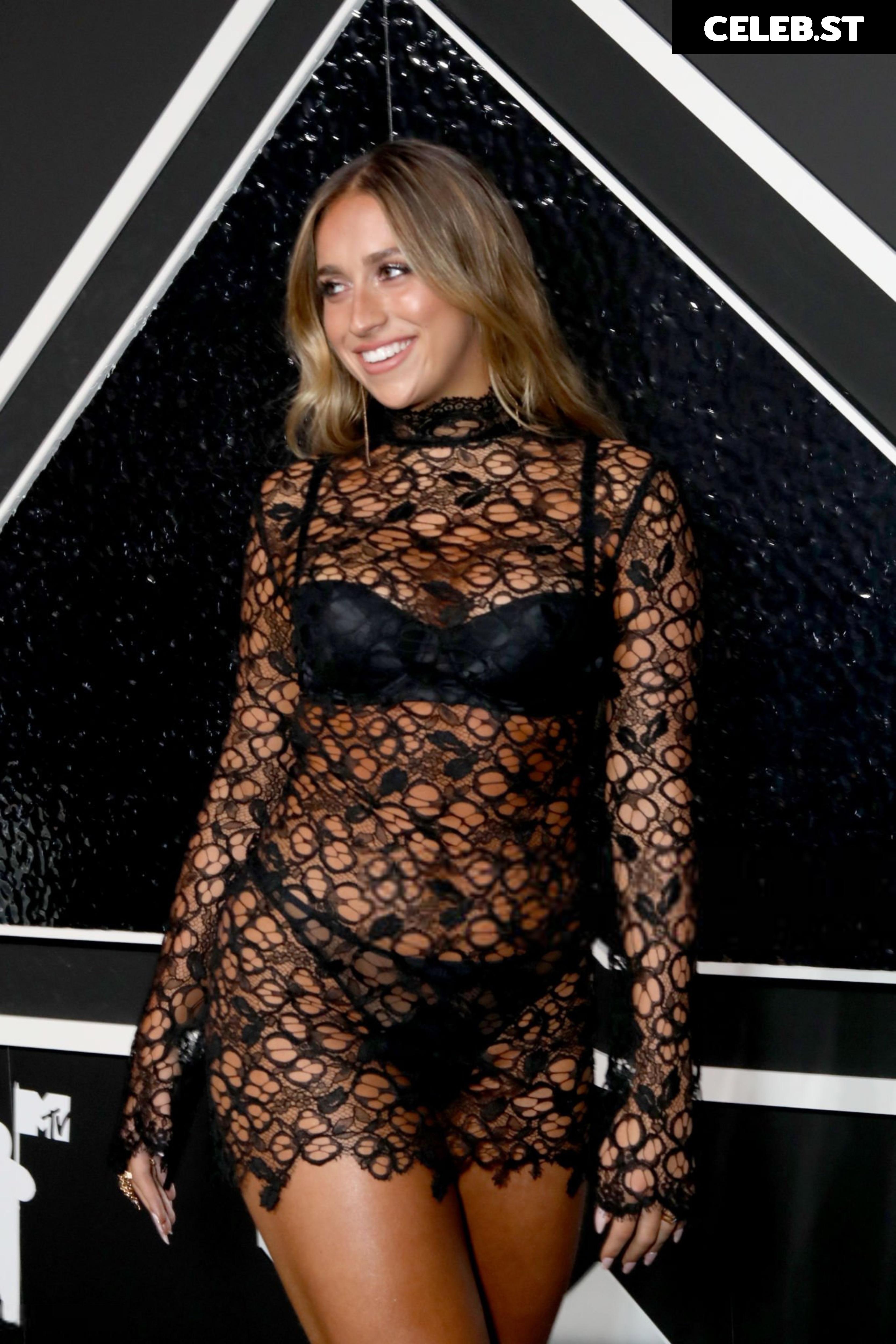 Tate McRae Image 1988192