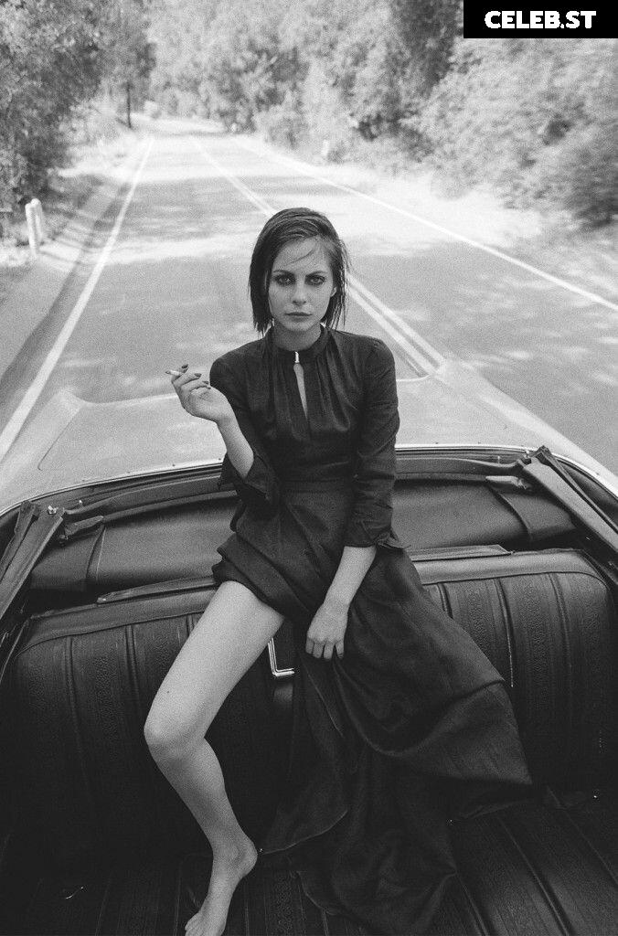Willa Holland Image 1975318