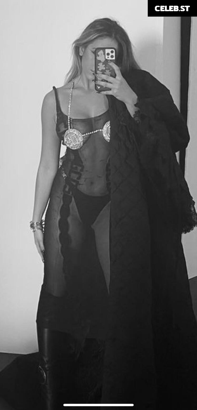 Tate McRae Image 1976597