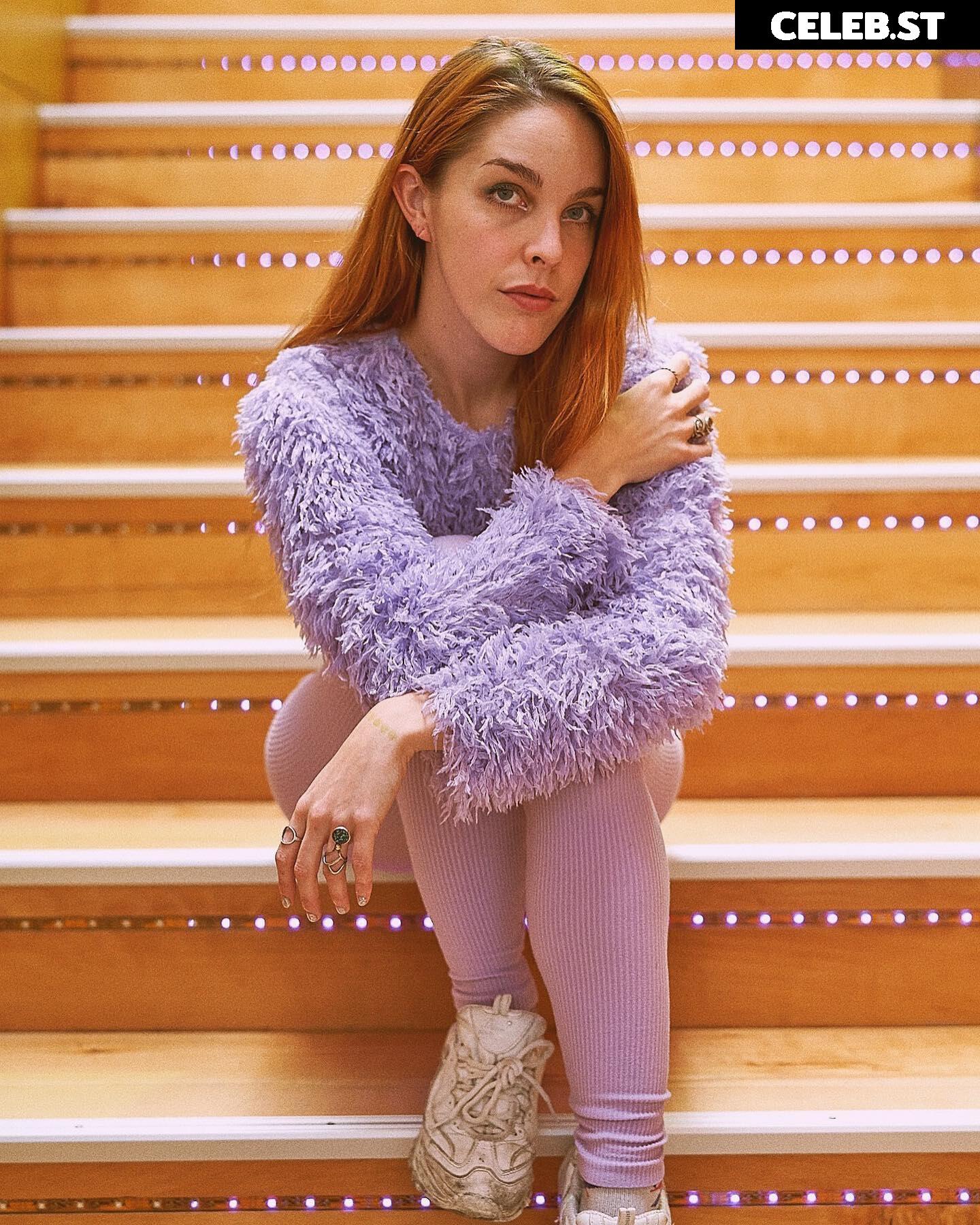 Amarna Miller Image 197690
