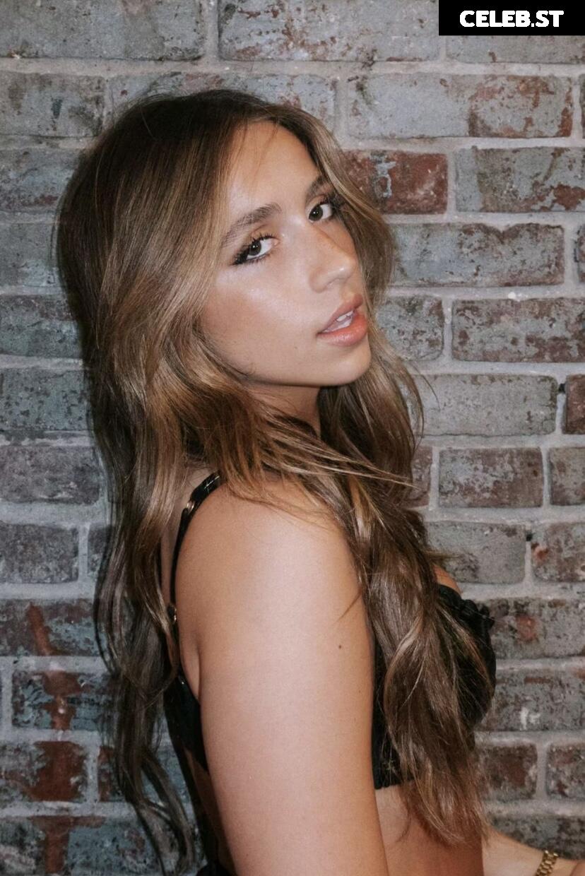 Tate McRae Image 1977889