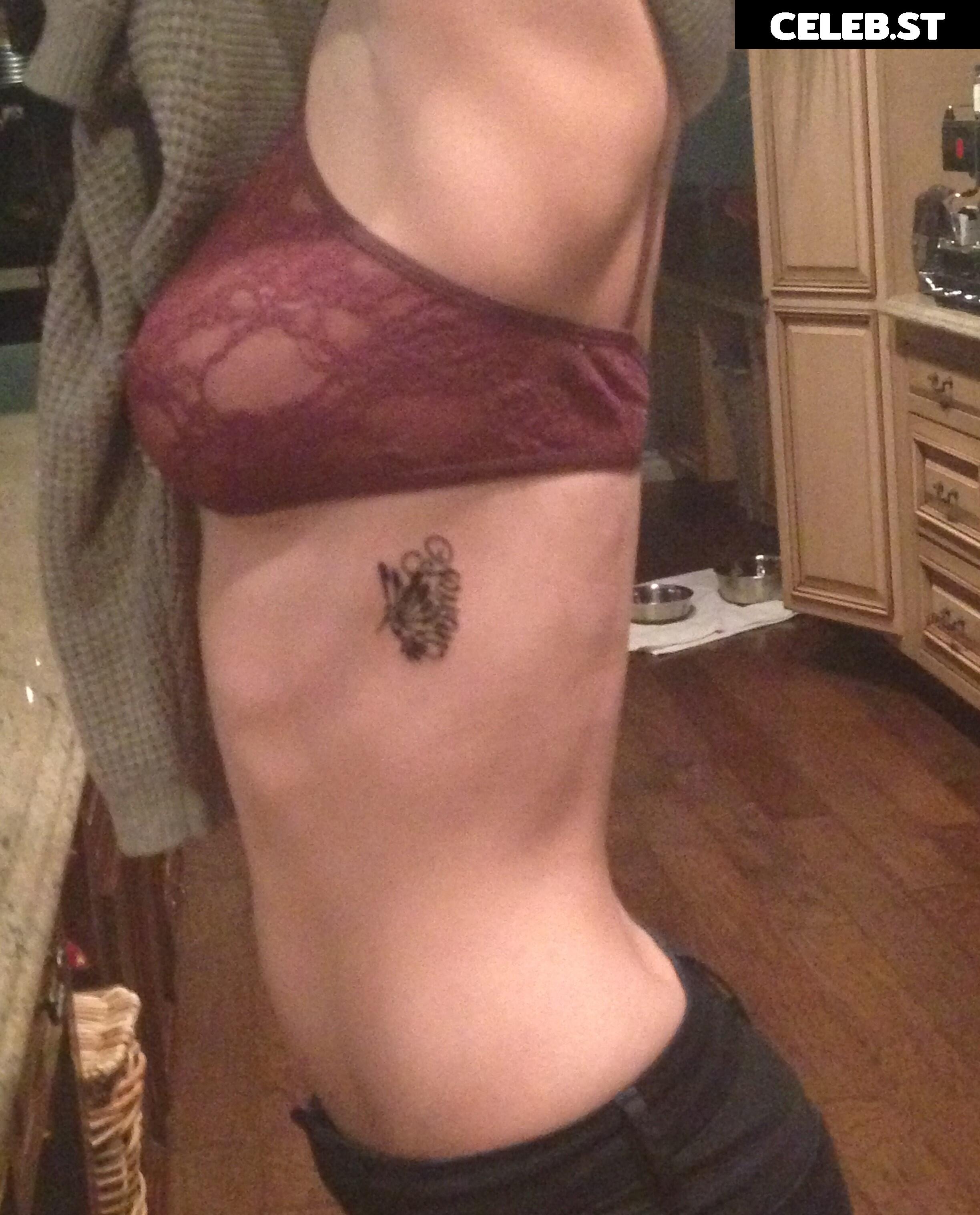 Kaley Cuoco Image 1974658