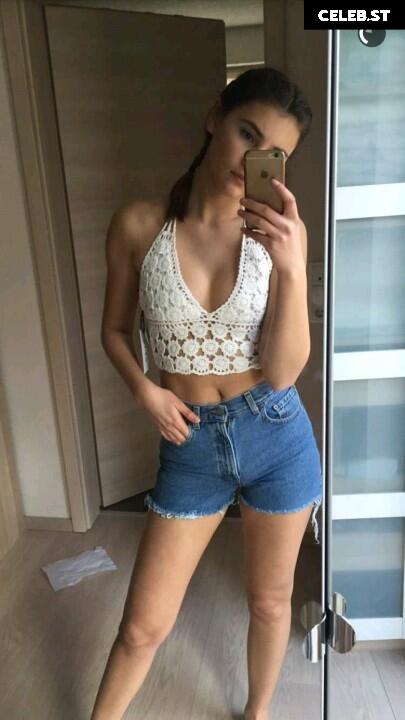 Stefanie Giesinger Image 1974911