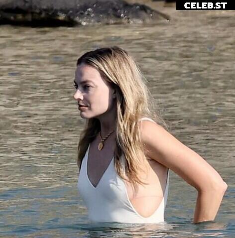Margot Robbie Image 1971529