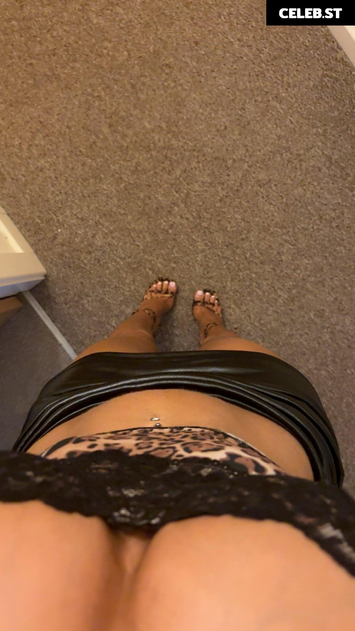 __srbxx / sophrosefindom / sophthegoddess Image 19739299