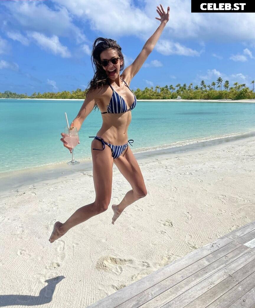 Nina Dobrev Image 1970602