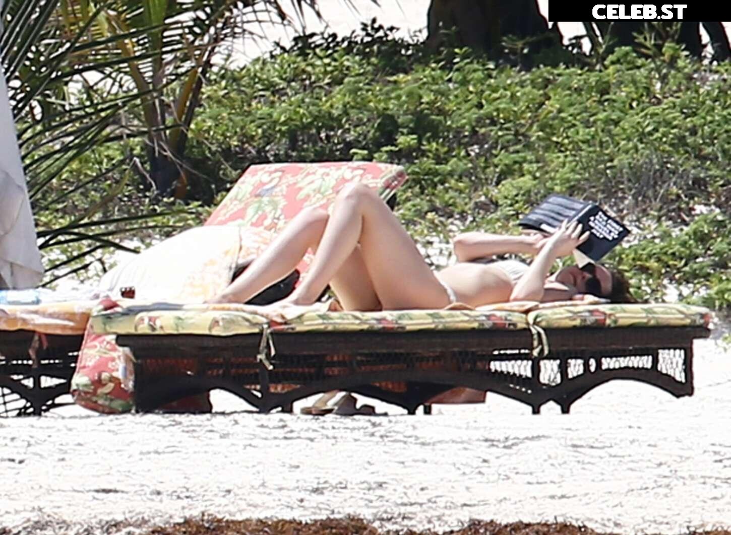Dakota Johnson Image 1979256