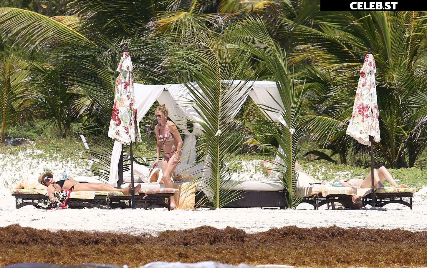 Dakota Johnson Image 1978917