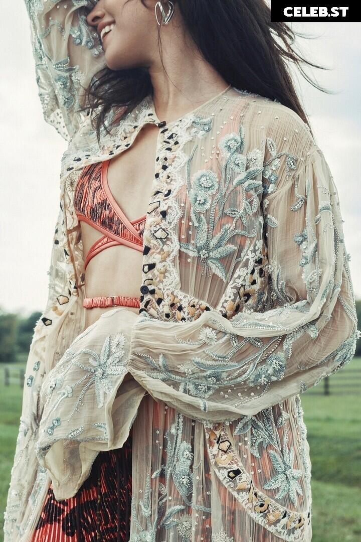 Camila Cabello Image 1965664