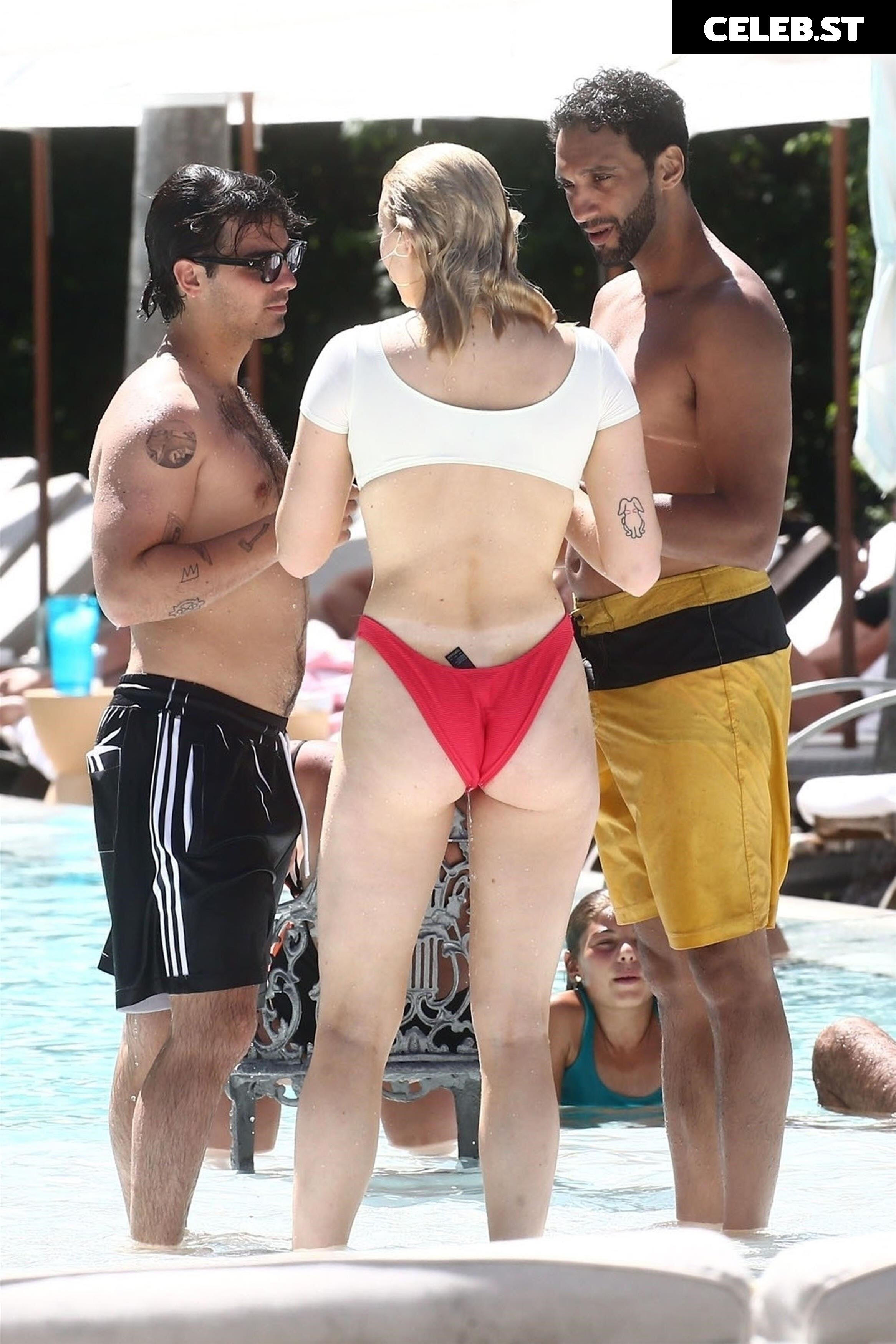 Sophie Turner Image 1966249