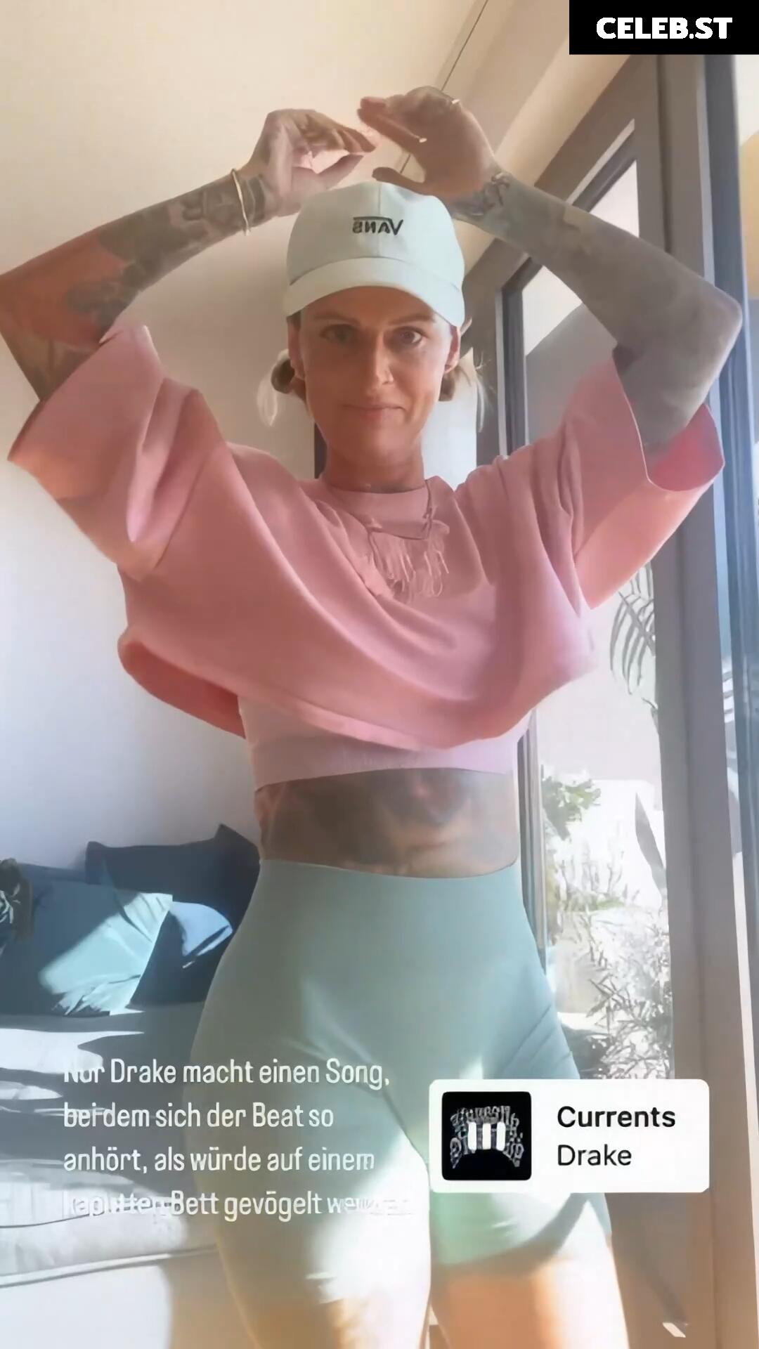 Jennifer Weist Image 1967609