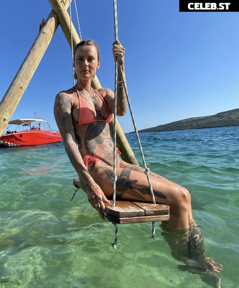 Jennifer Weist Image 1964620