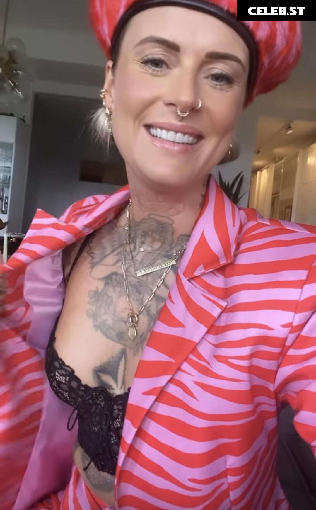 Jennifer Weist Image 1961814