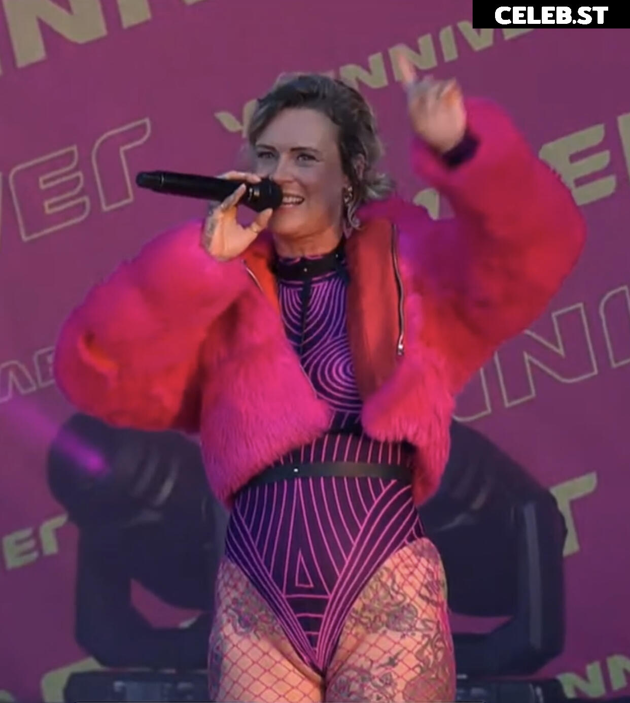 Jennifer Weist Image 1962908