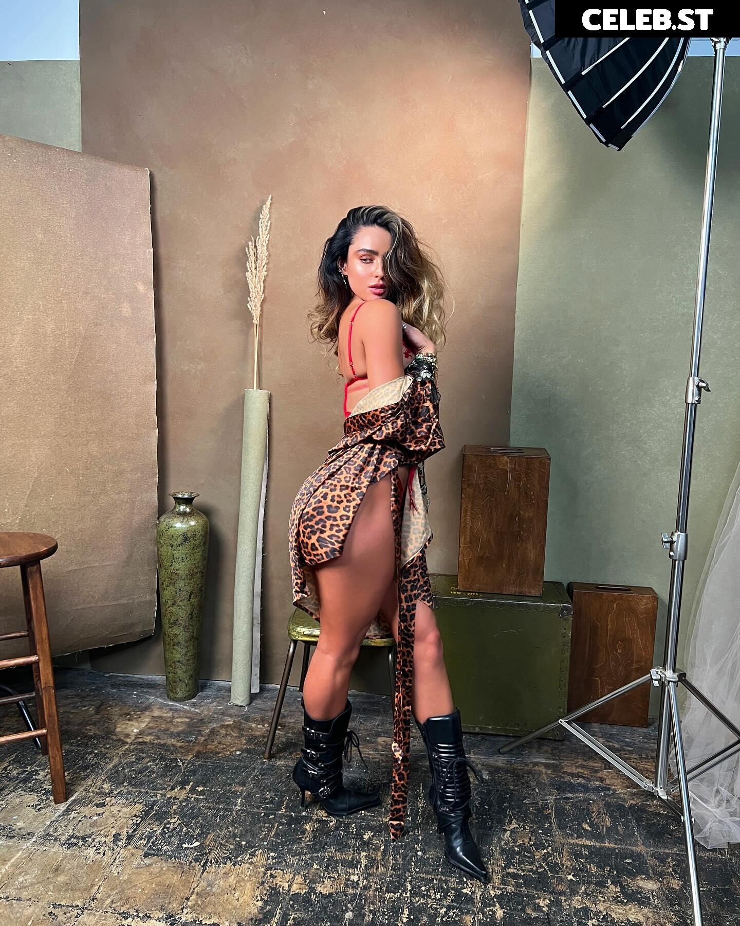 Sommer Ray Image 1963423