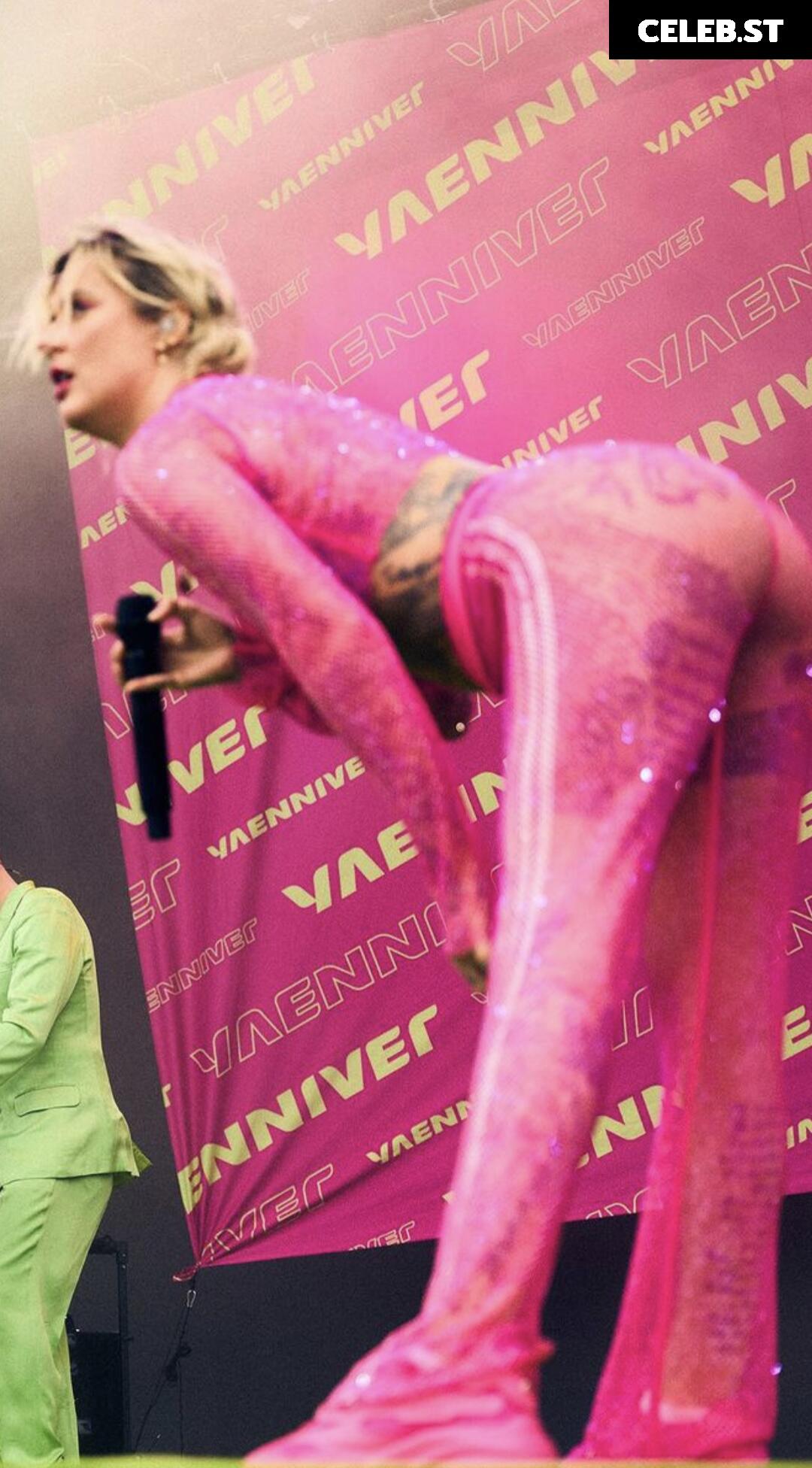 Jennifer Weist Image 1960681