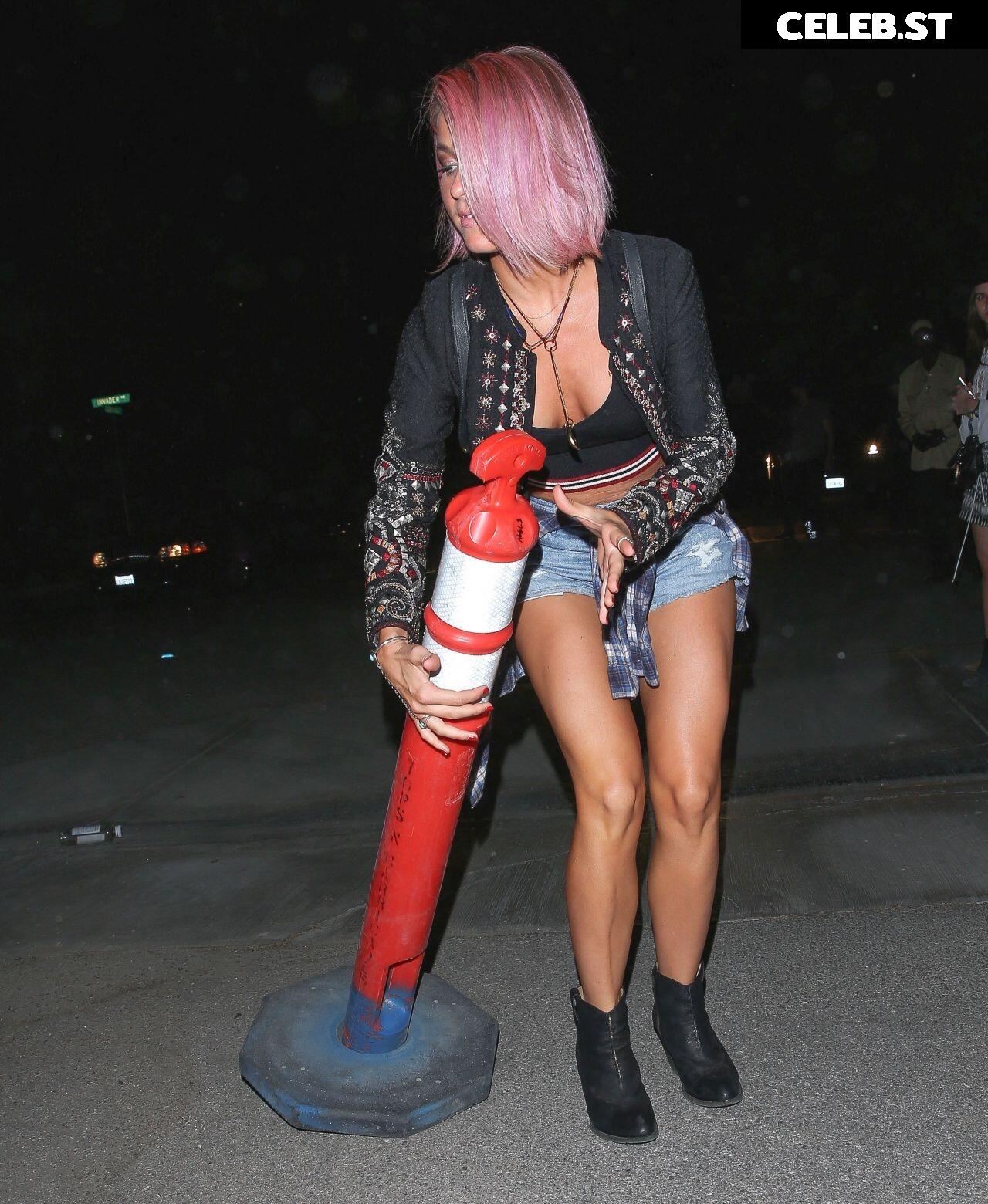 Julianne Hough Image 1969889